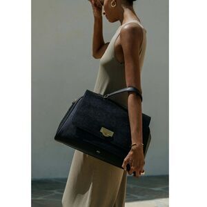 ECTU Palermo Italian Calfskin Leather Weekender Bag in Black